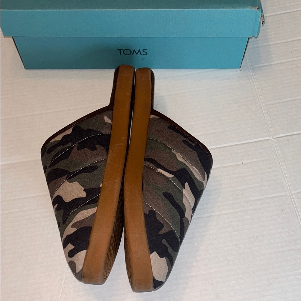 Toms Men’s Harbor slip ons. - Picture 5 of 10